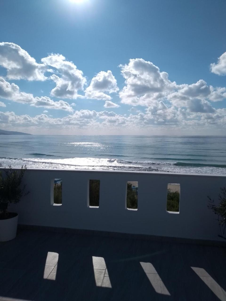Golden Sun Lägenhet Kokkinos Pirgos Exteriör bild