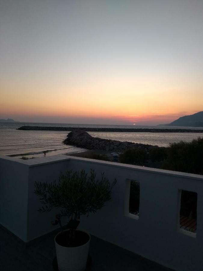 Golden Sun Lägenhet Kokkinos Pirgos Exteriör bild